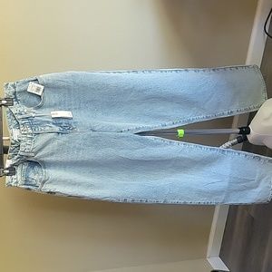 NWT Good American sz 8 90s loose light denim jeans